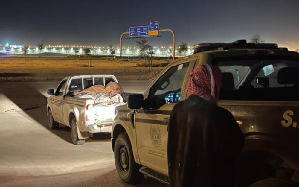 ضبط مواطن بمخالفة نقل الحطب المحلي في منطقة الرياض