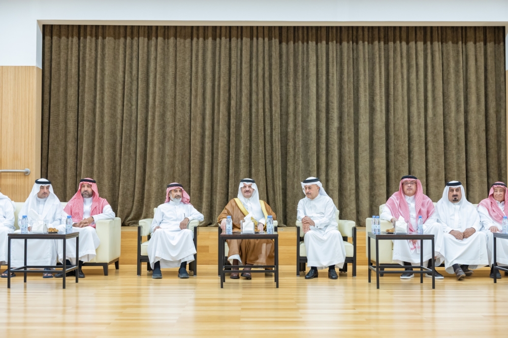 أمير الشرقية يقدم التعازي لأسرة الخيال