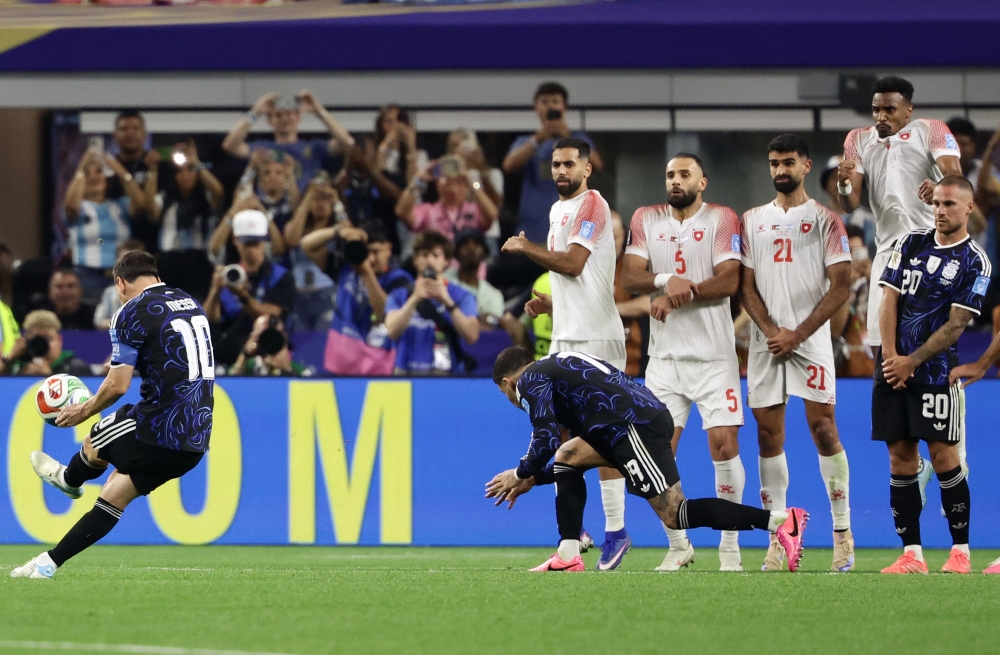 بعد هدفه على الأردن.. ميسي يحرز ثاني أهدافه في كأس العالم من ركلة حرة 