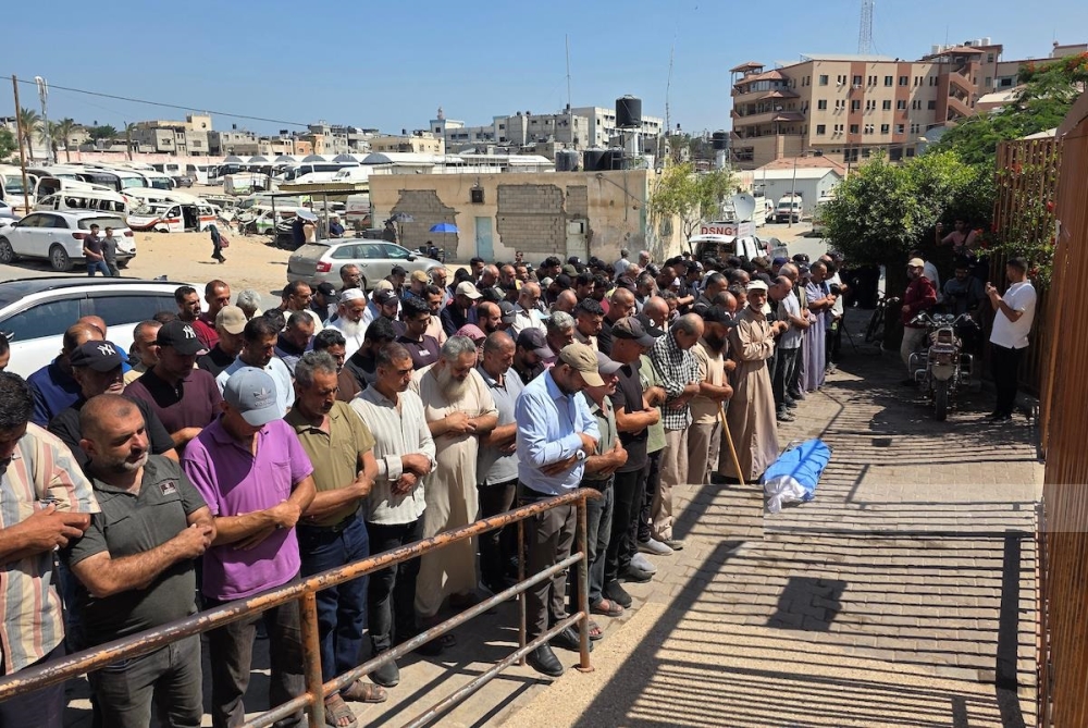 استشهاد فلسطينيين في قصف الاحتلال خيامًا للنازحين جنوب قطاع غزة 