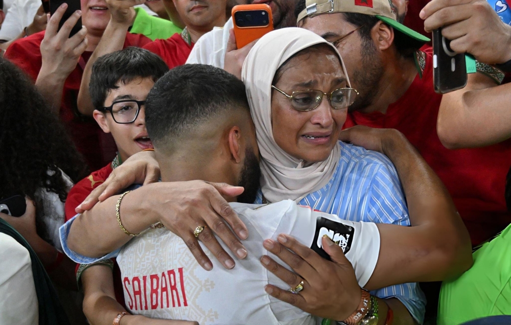 أمهات الأسود.. الحكاية التي ترافق المغرب من المدرجات إلى لحظات الانتصار