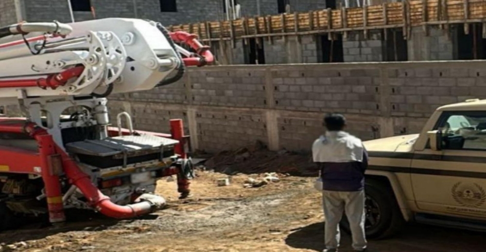 عسير.. ضبط مخالف لتلويث البيئة بتفريغ مواد خرسانية