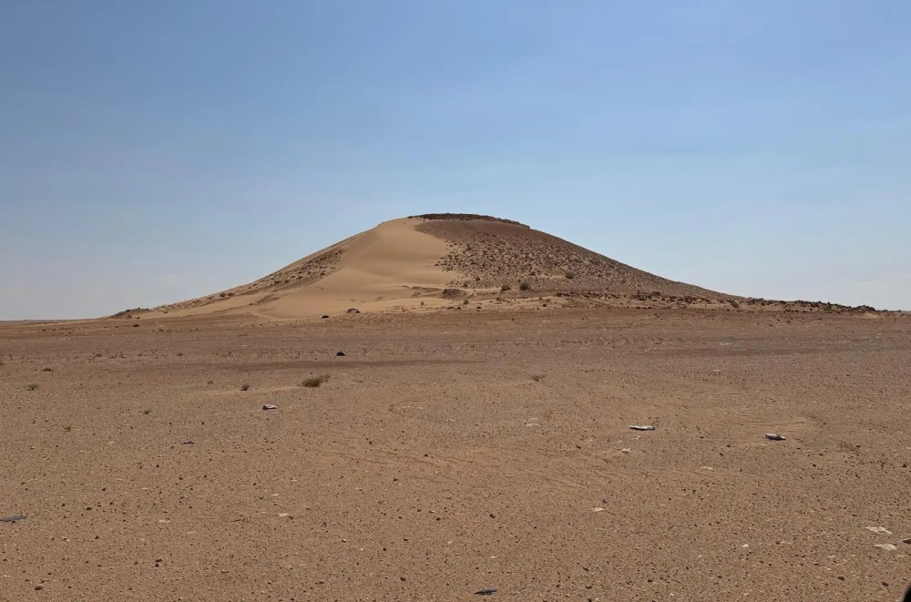 التلال: شواهد جيولوجية وتاريخية تروي قصة الأرض والإنسان