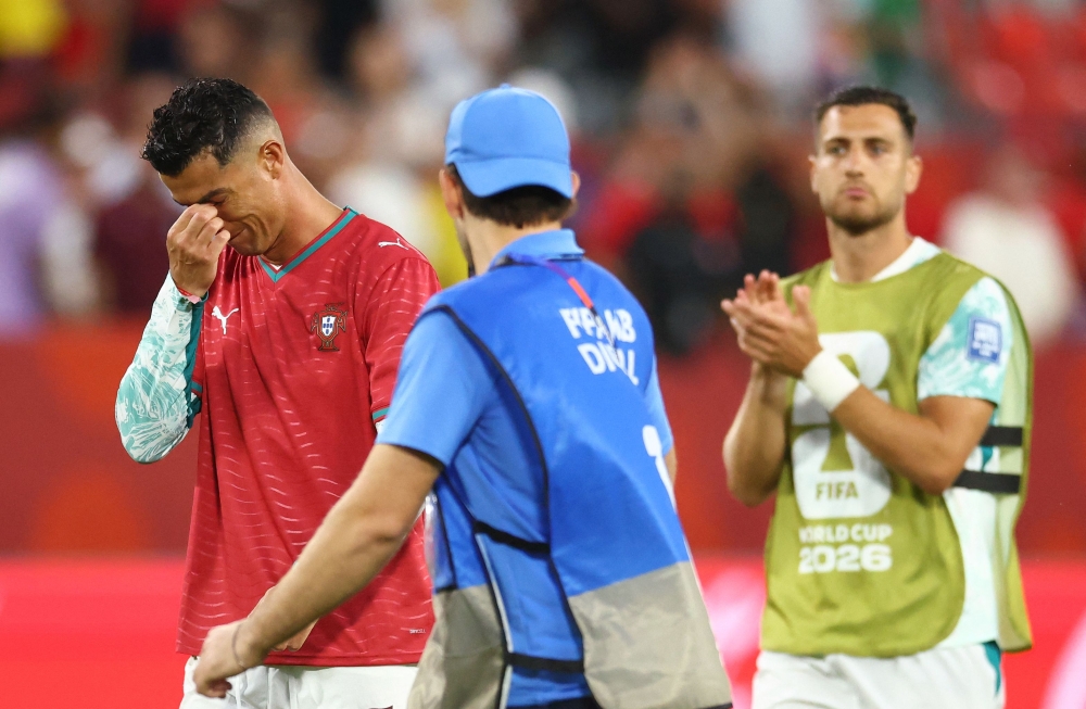 بالصور: دموع رونالدو في ذكرى رحيل زميله جوتا