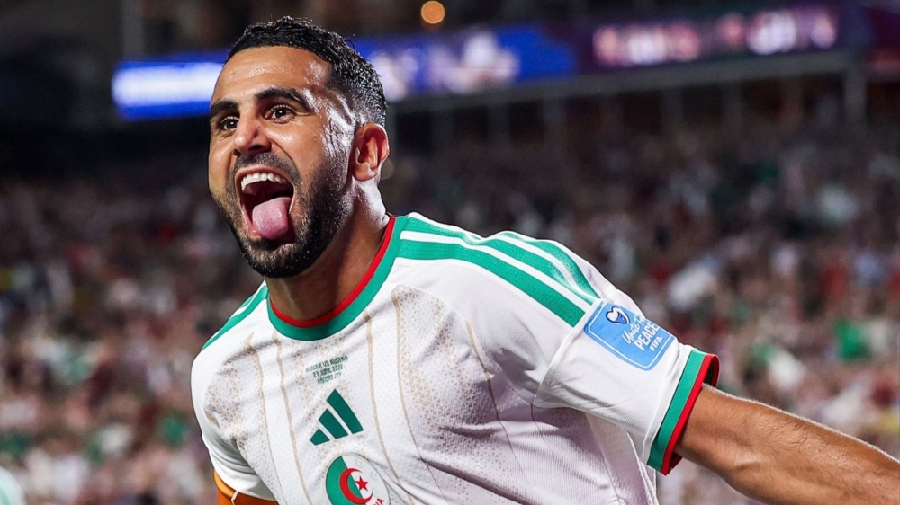 في مباراة الجزائر وسويسرا .. محرز يواصل كتابة التاريخ