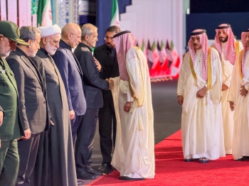 نائب وزير الخارجية ينقل تعازي القيادة للرئيس الإيراني في وفاة المرشد السابق - إكس الخارجية 
