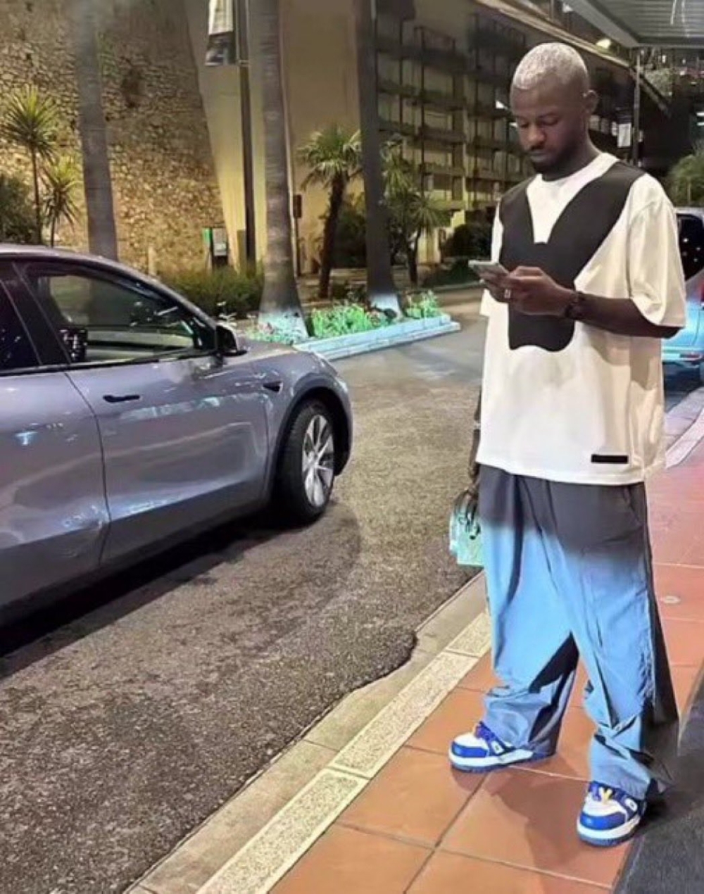 القدوة أم الحرية الشخصية؟.. صور لاعبي المنتخب السعودي تشعل الجدل في الشارع الرياضي