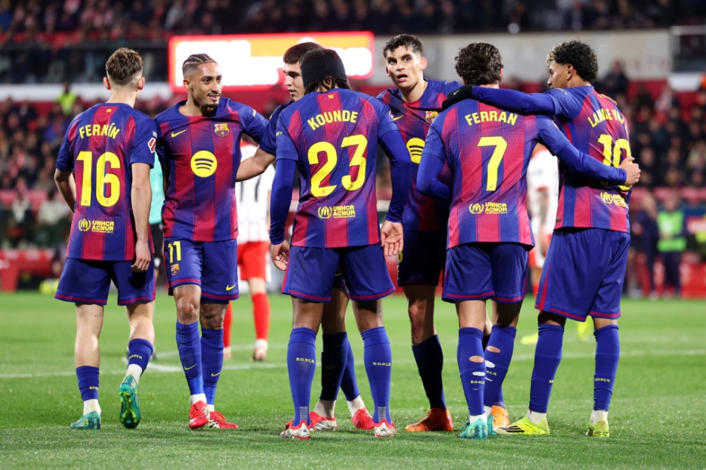 عاجل .. الهلال يحسم موقفه من التعاقد مع نجم برشلونة