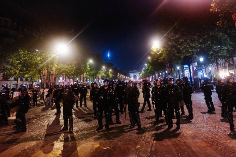 عاجل ..  توقيف 141 شخصا في باريس بسبب مباراة إسبانيا في كأس العالم