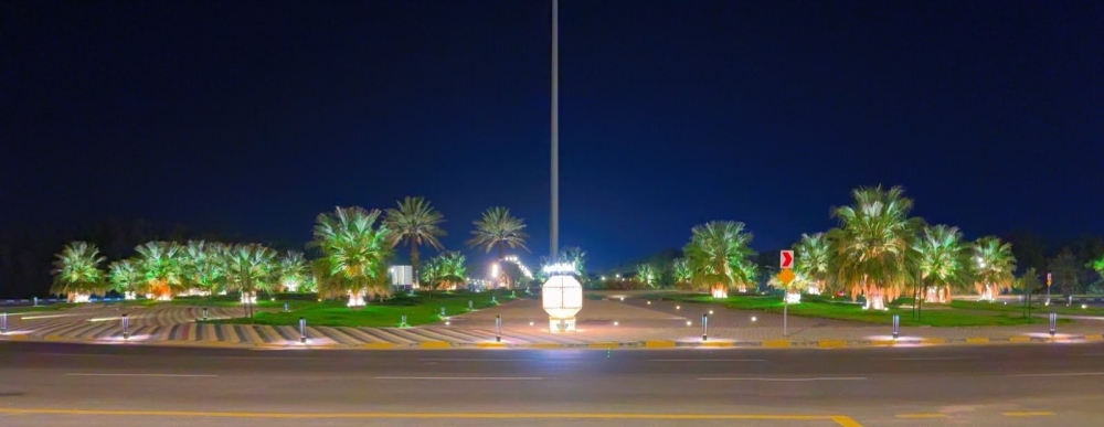 163 عمود إنارة ديكورية تعزز المشهد الحضري في رأس تنورة
