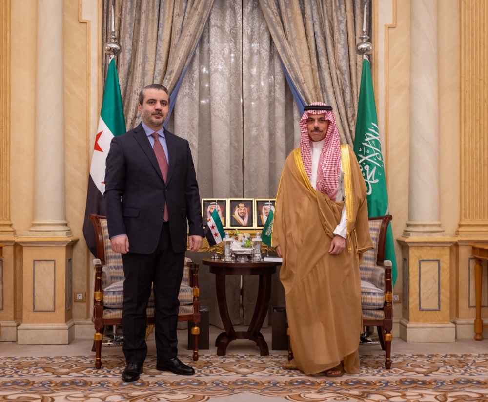 وزير الخارجية يبحث مستجدات الأوضاع في المنطقة مع نظيره السوري