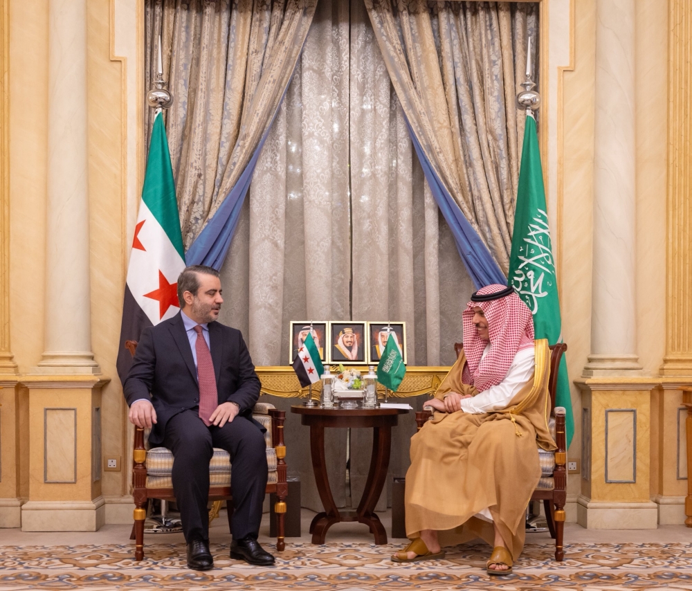 وزير الخارجية يبحث مستجدات الأوضاع في المنطقة مع نظيره السوري
