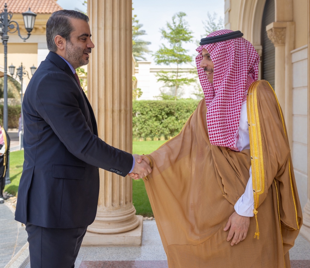وزير الخارجية يبحث مستجدات الأوضاع في المنطقة مع نظيره السوري