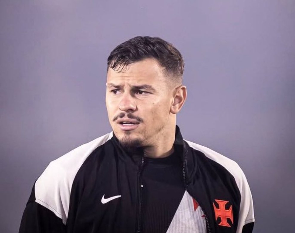 الفيحاء يعلن التعاقد رسميا مع هوغو مورا