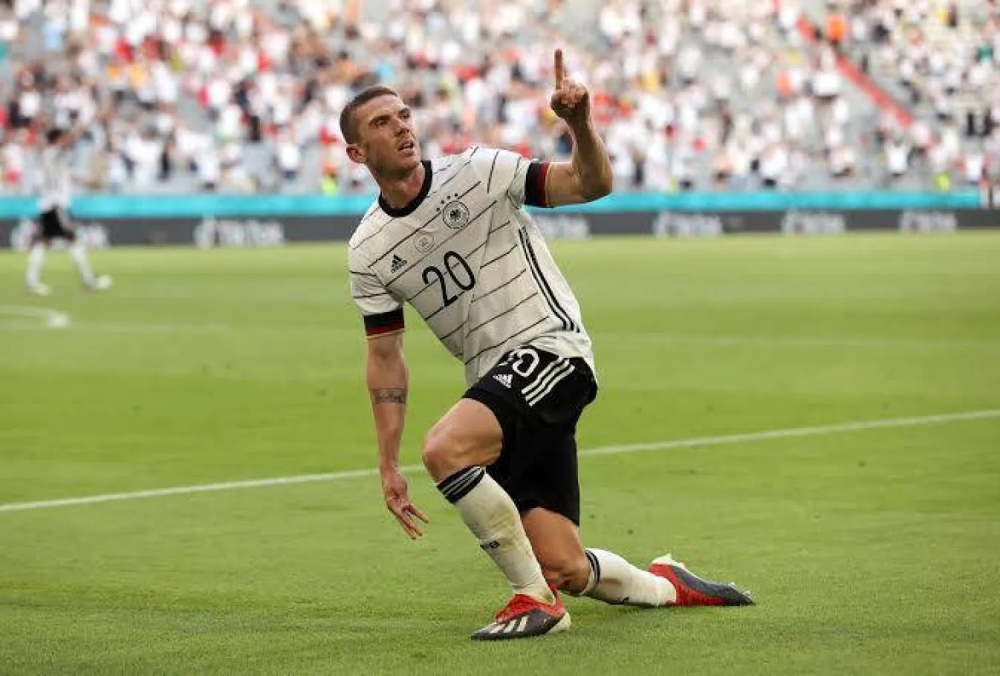 غوسنس يعود إلى المانيا من بوابة شالكه