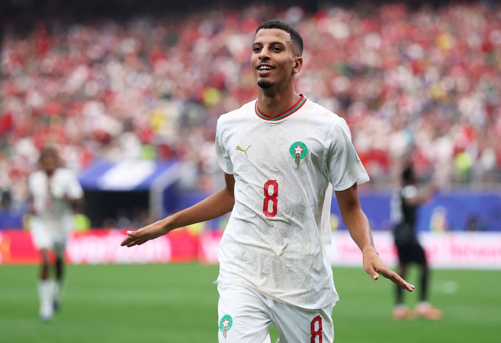 الاتحاد يفتح باب التفاوض مع عز الدين أوناحي لتدعيم خط الوسط