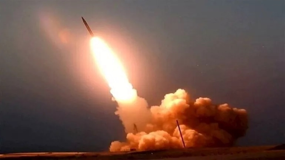 الجيش الإيراني يعلن استهداف قاعدة أمريكية في الكويت بالصواريخ 