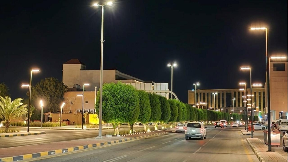 1726 عمود إنارة لرفع كفاءة الخدمات البلدية في محافظة الخفجي