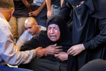 الحزن يخيم على قطاع غزة مع استمرار العدوان الإسرائيلي - أ ف ب