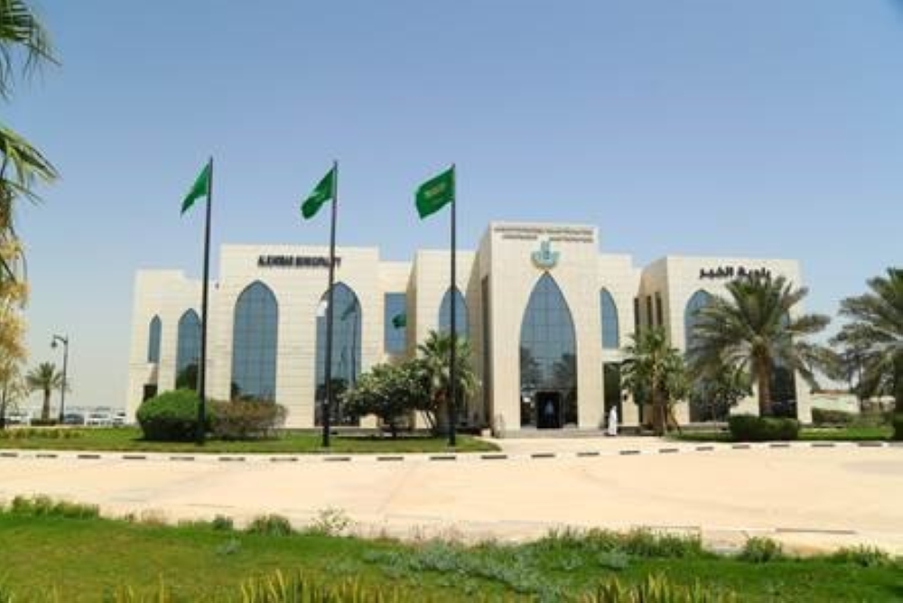إصدار وتجديد 1304 رخص تجارية يعزز النشاط الاقتصادي بالخبر 