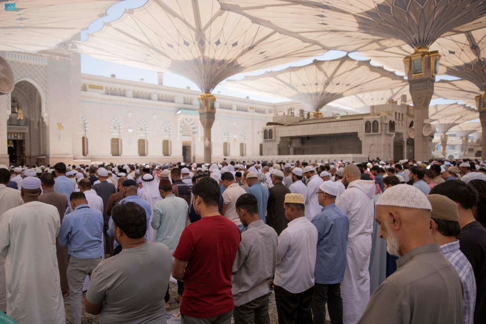 "الشؤون الدينية" تدعو قاصدي الحرمين إلى الالتزام بآداب يوم الجمعة 