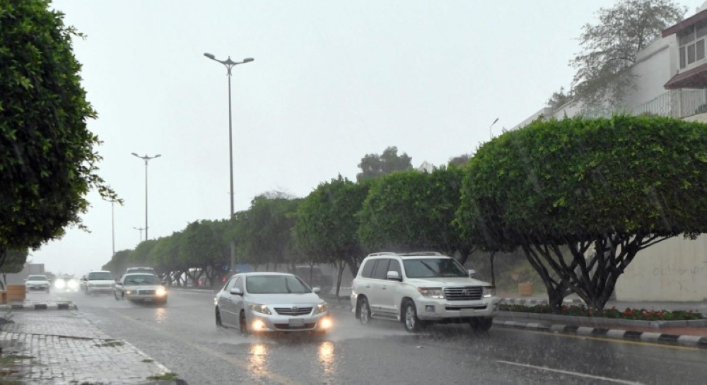 أمطار غزيرة وبرد ورياح قوية تضرب محافظات في عسير - واس أرشيفية