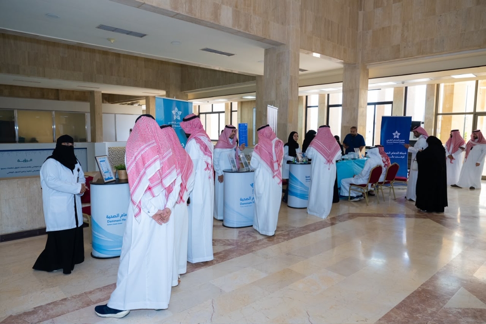 فحوصات طبية وتوعية بمخاطر التهاب الكبد في أمانة الشرقية
