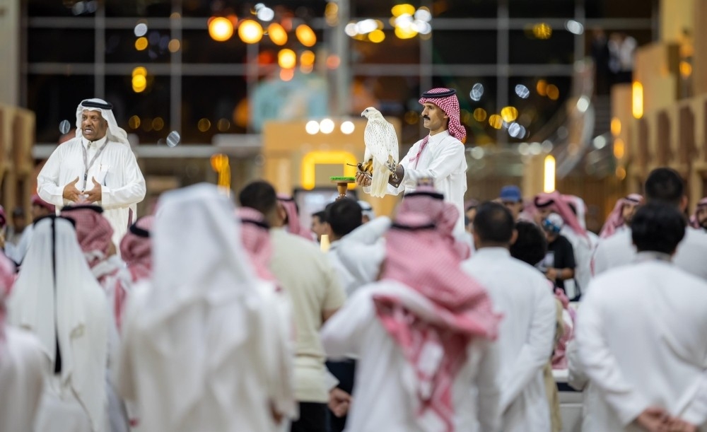 ميزة جديدة وجوائز 50 مليون ريال.. تفاصيل مزاد الصقور 2026