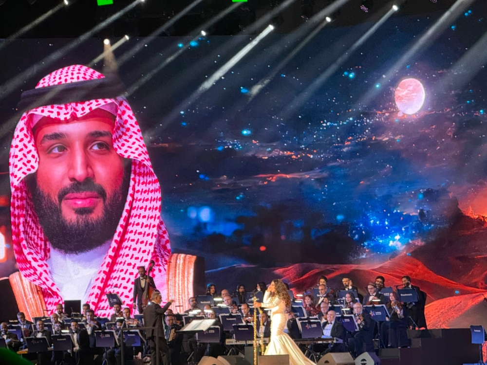 25 أغنية وثلاث ساعات طربية.. أحلام تختتم حفلتها في جدة - اليوم