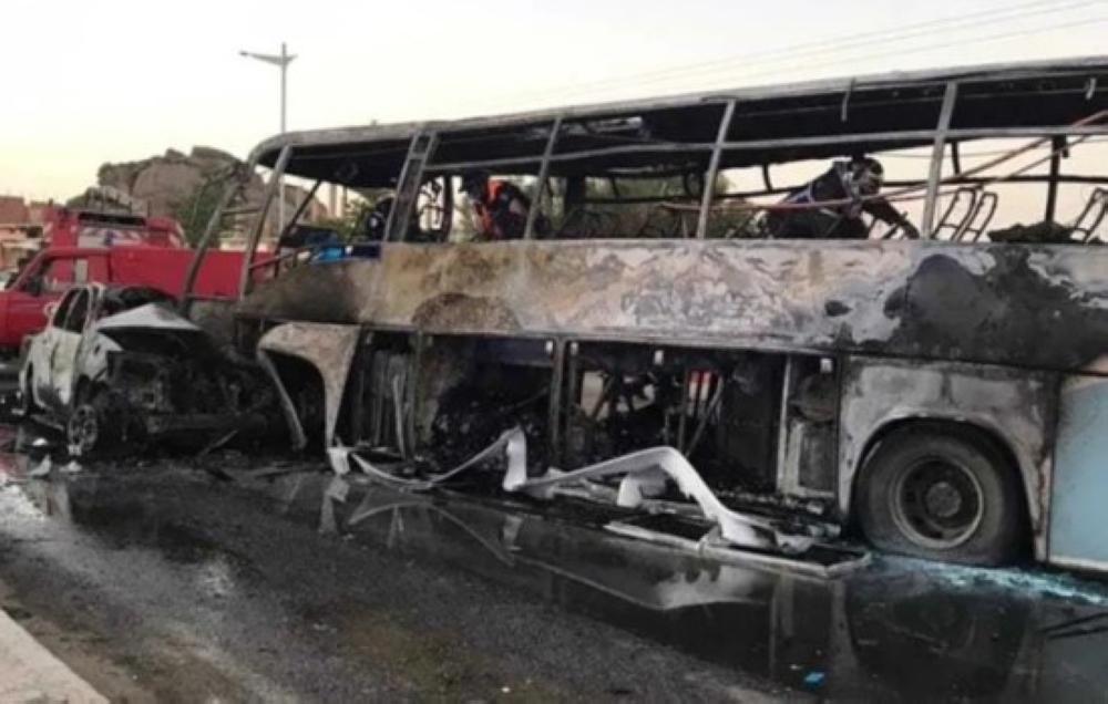 25 وفاة و44 إصابة.. ارتفاع ضحايا حادث انقلاب حافلة ركاب بالجزائر - وكالات 