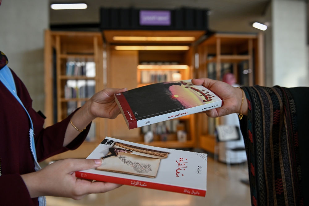 مكتبة الحرم المكي تضم 70 ألف عنوان من الكتب والمخطوطات النادرة - أرشيفية اليوم