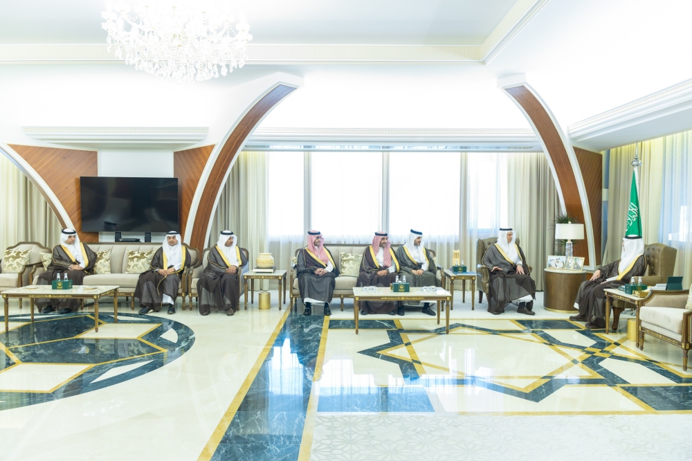 أمير الشرقية يستقبل رئيس وأعضاء مجلس إدارة غرفة الأحساء