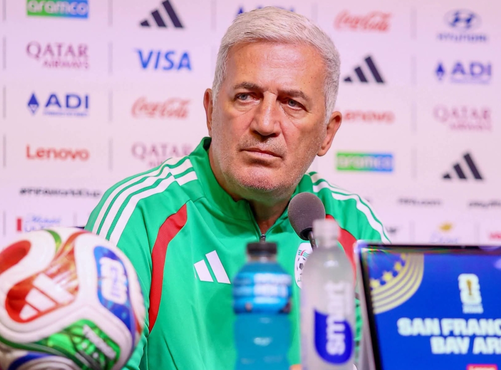 منتخب الجزائر يعلن رحيل مدربه بيتكوفيتش 