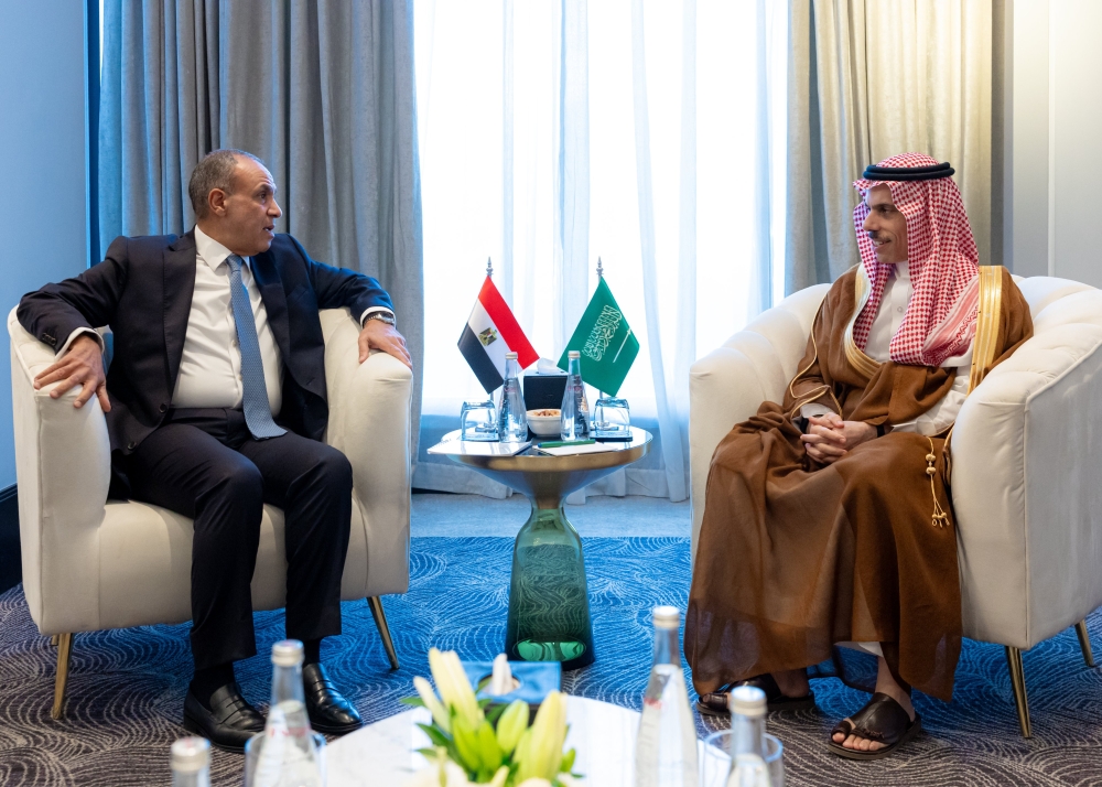 وزير الخارجية ونظيره المصري يبحثان مستجدات الأوضاع في المنطقة