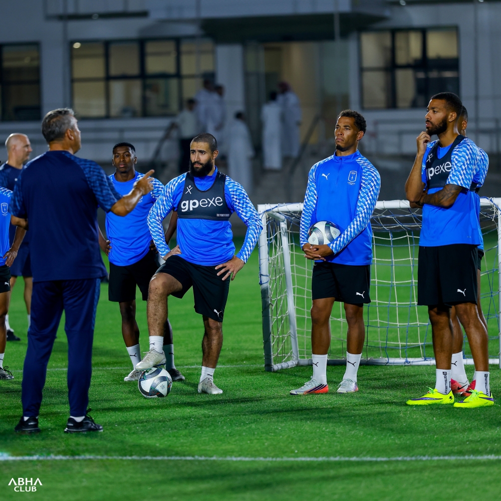 فقير وجوري يدشنان مشوارهما مع أبها في أول مران جماعي