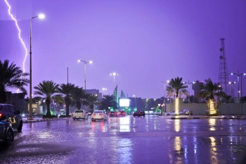 طقس الخميس.. أمطار رعدية وسيول تضرب أجزاء من 5 مناطق