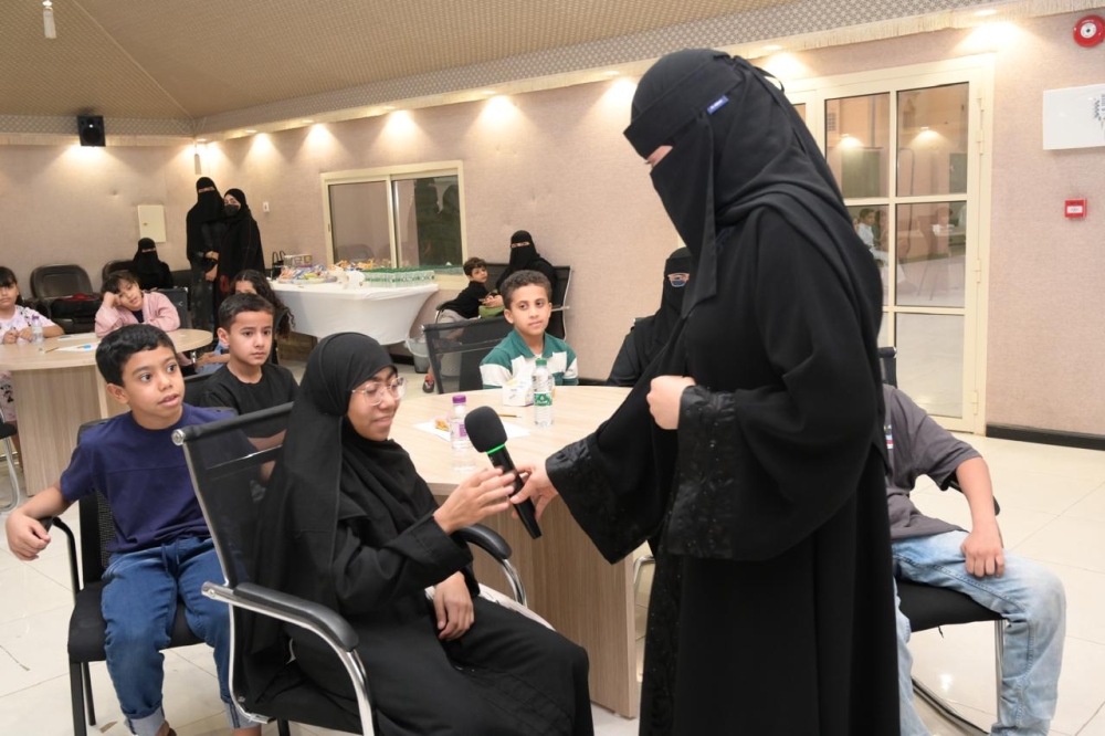 الأحساء.. اكتشاف المواهب وتأهيل 35 يافعاً ويافعة إعلامياً