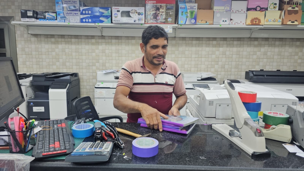 تجزئة الكتب المدرسية تنعش المكتبات وتكلف الأسر 170 ريالاً