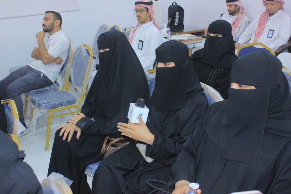 بالصور.. 20 قائدًا وقائدة يضعون «ميثاق قادة التطوع» في الأحساء 