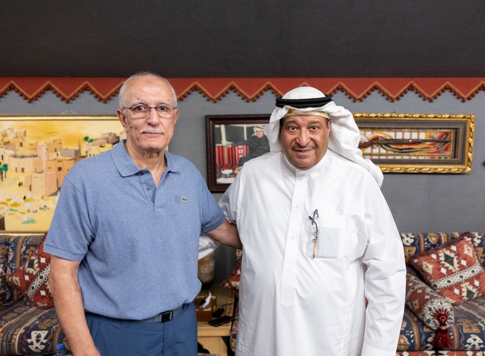 نواف بن محمد يكرم مدرب الهلال نصير سعدون