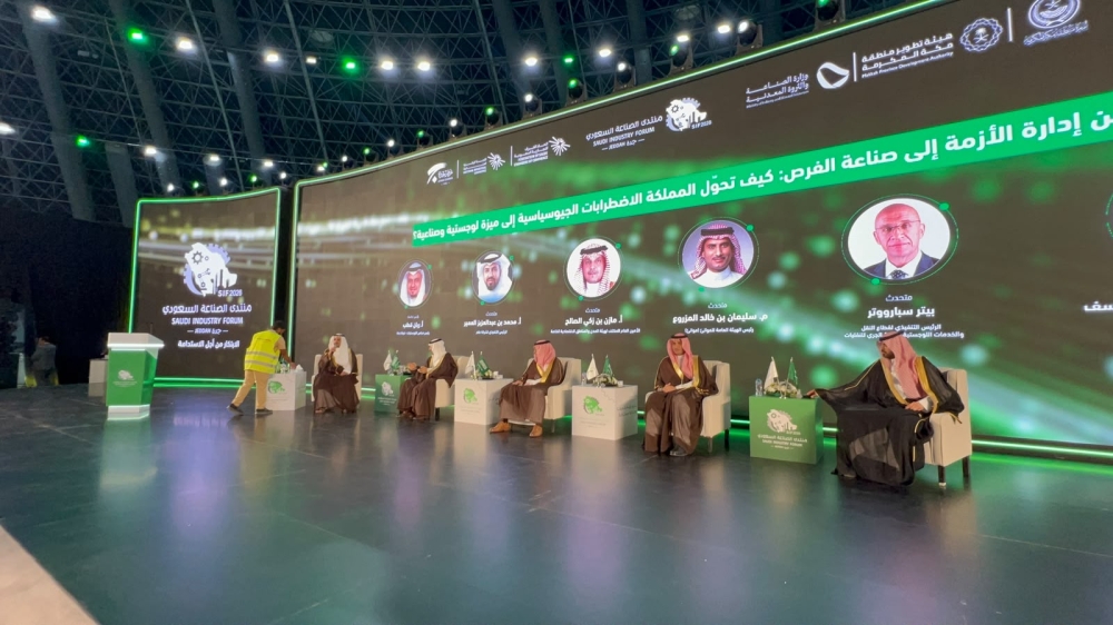 375 ألف حاوية ترانزيت عبر ميناء جدة خلال 5 أشهر.. واستثمارات بـ640 مليون ريال