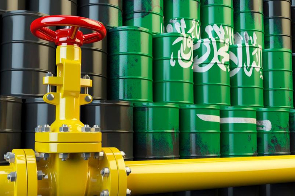 شحنات السعودية عبر عُمان تنقذ سوق النفط العالمي من مخاوف الإمدادات