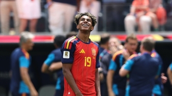 لامين يامال يستفز مبابي بتصرف جديد بعد سقوط ريال مدريد