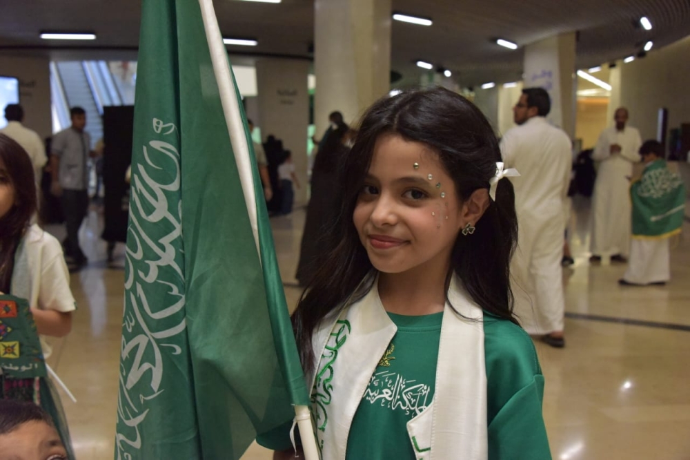 ببراءة الطفولة.. أطفال الوطن يرسمون فرحة اليوم الوطني - اليوم 