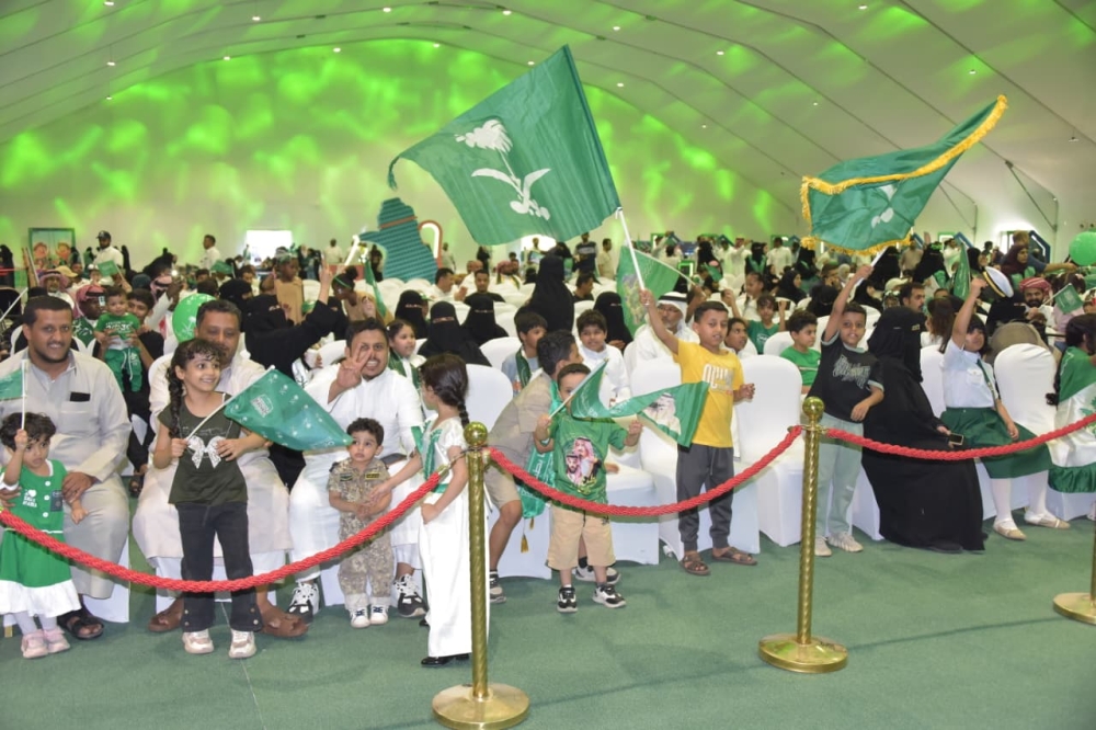 فيديو.. الدمام تتوشح بالأخضر احتفاءً باليوم الوطني