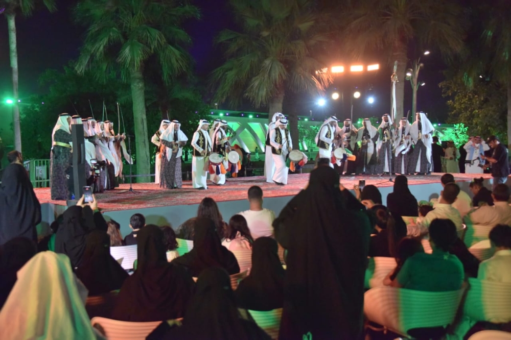 العرضة السعودية وفن السامري يتألقان في اليوم الوطني في الظهران - اليوم
