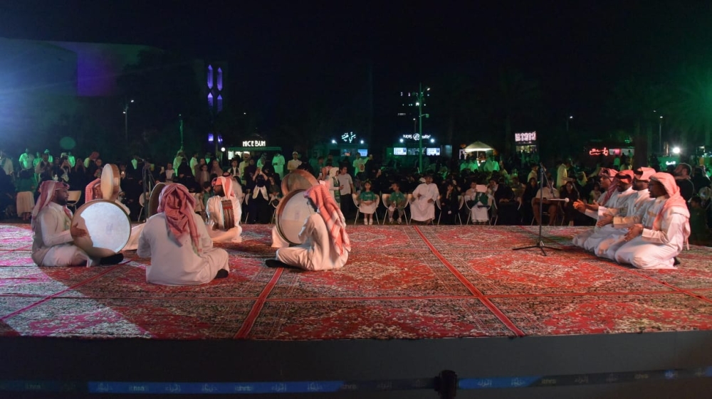 العرضة السعودية وفن السامري يتألقان في اليوم الوطني في الظهران - اليوم