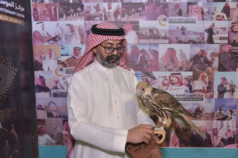 الصقور تشارك في احتفالات اليوم الوطني بالدمام