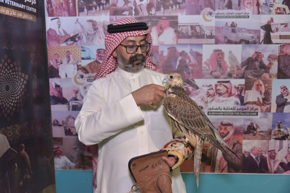 الصقور تشارك في احتفالات اليوم الوطني بالدمام