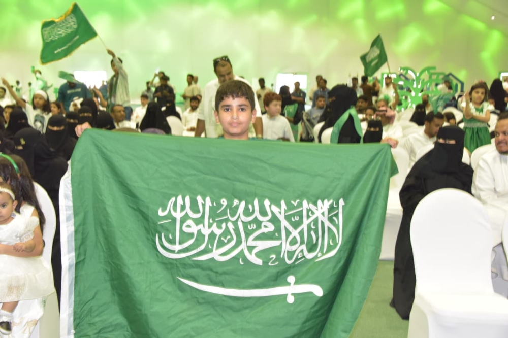 احتفالات اليوم الوطني في الدمام تشهد مشاركة واسعة من المواطنين والمقيمين - اليوم